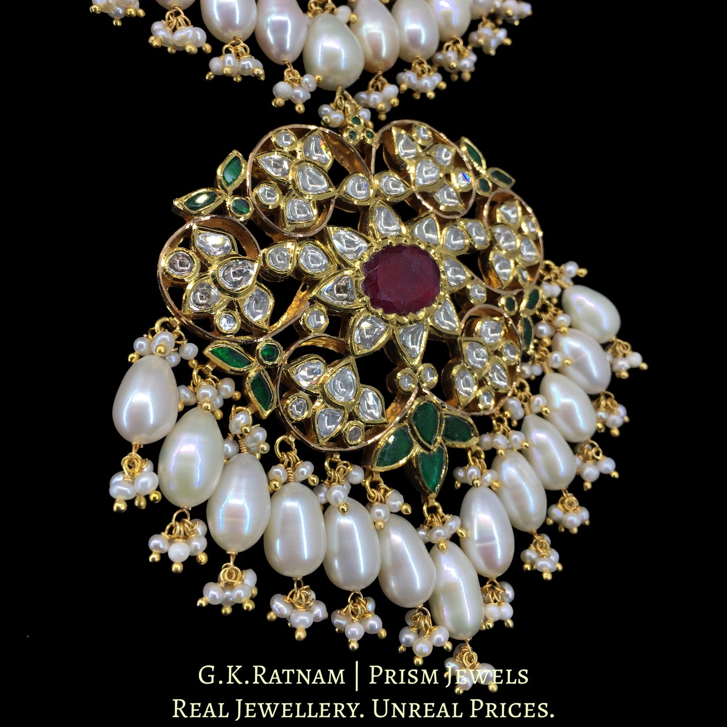 18k Gold and Diamond Polki Necklace with emerald-green Beryls and Rubies