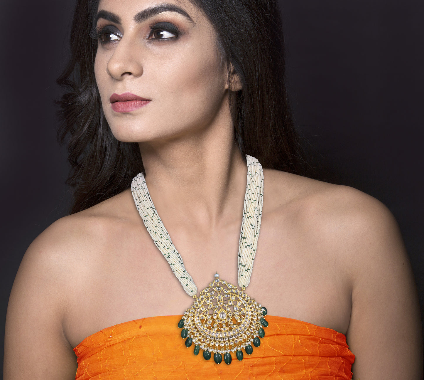 18k Gold and Diamond Polki Pendant Set with emerald-grade Green Beryls and Chid Bunches