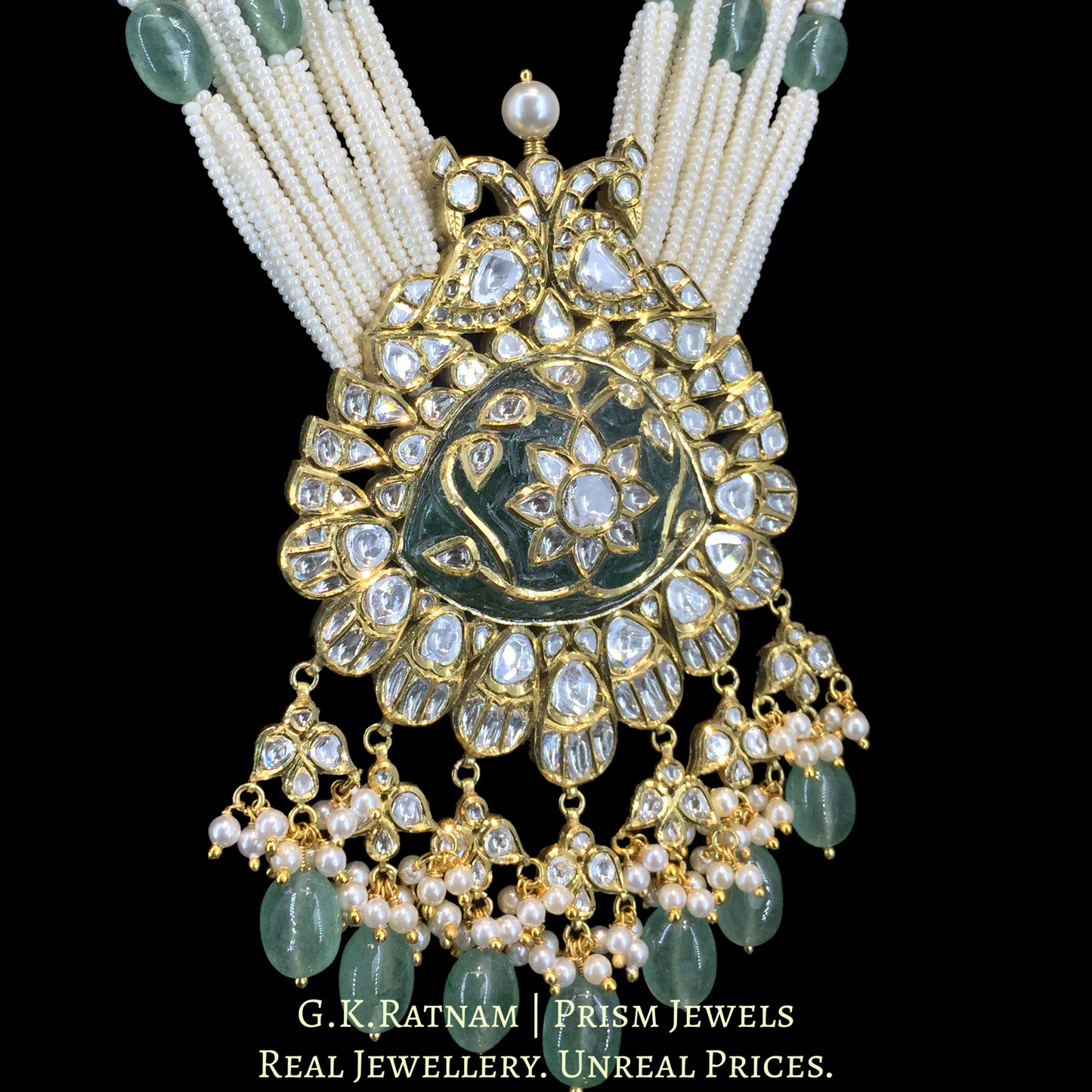 18k Gold and Diamond Polki Pendant with a hand-carved Holdali stone at the center