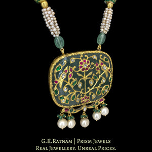 23k Gold and Diamond Polki Holdali Pendant with basra-like Antiqued Hyderabadi Pearls