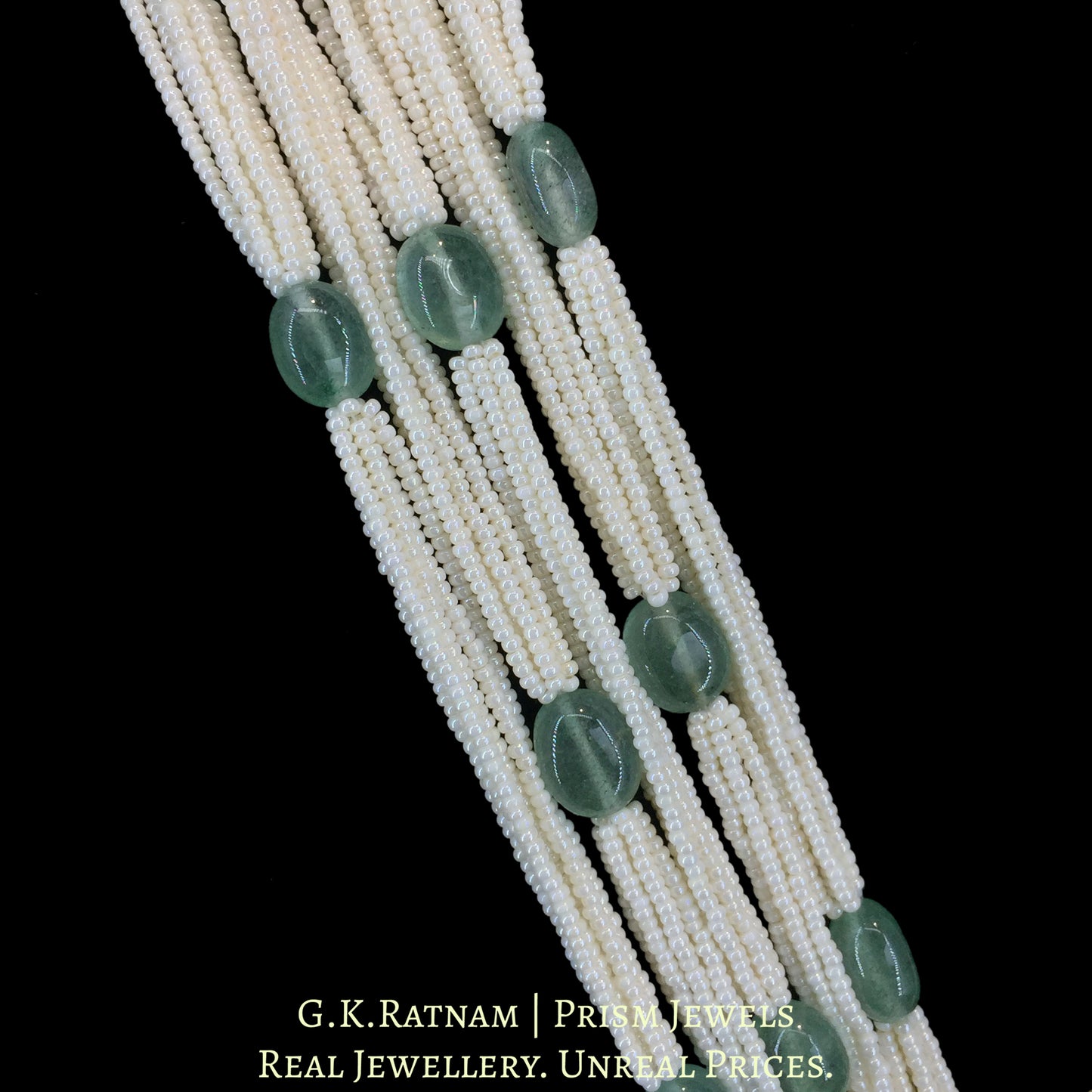 18k Gold and Diamond Polki Pendant with a hand-carved Holdali stone at the center