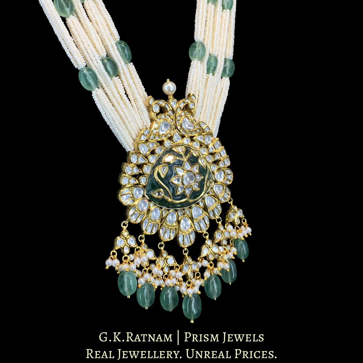 18k Gold and Diamond Polki Pendant with a hand-carved Holdali stone at the center
