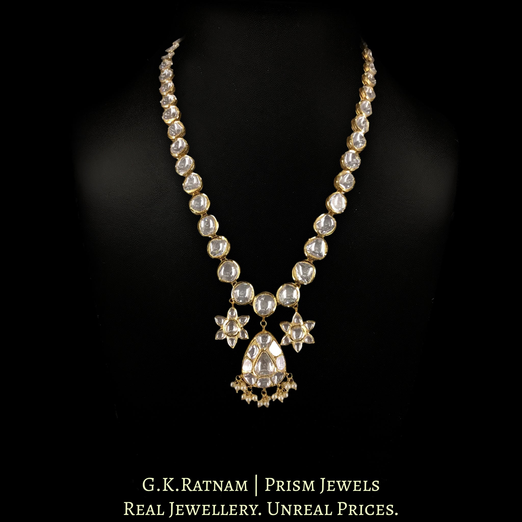 18k Gold and Diamond Polki Single Line Necklace with star-shaped Charms