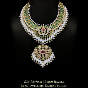 18k Gold and Diamond Polki Necklace with emerald-green Beryls and Rubies