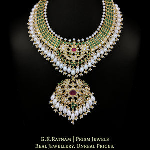 18k Gold and Diamond Polki Necklace with emerald-green Beryls and Rubies