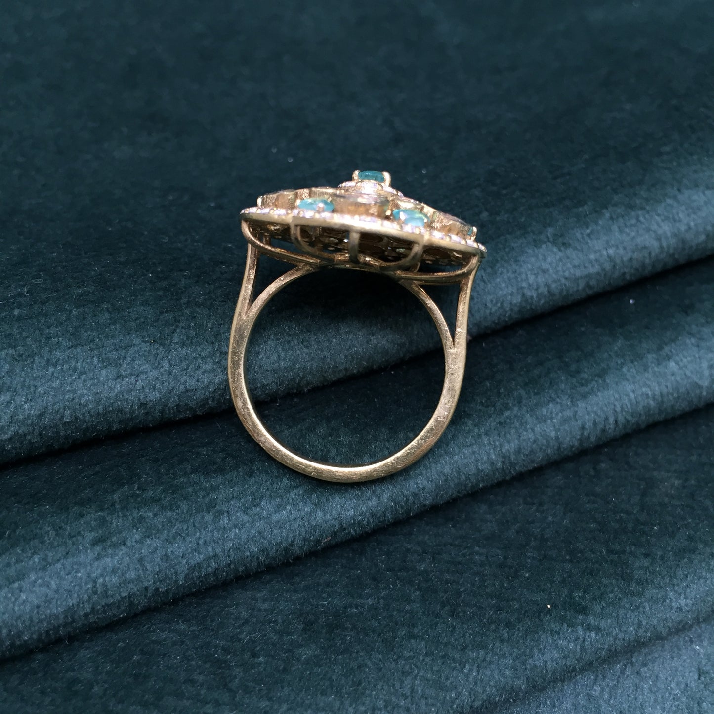 925 Silver victorian-finish Ring with Lab Grown Emeralds