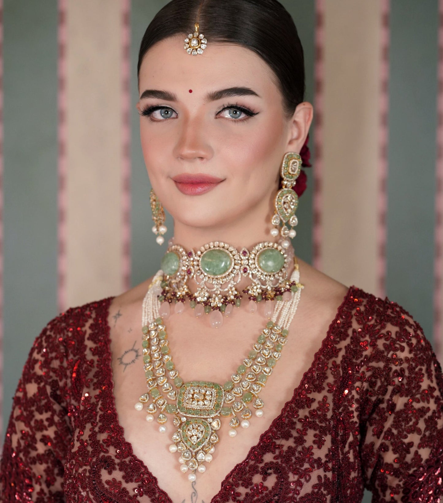18k Gold and Diamond Polki Open Setting Necklace Set with emerald-grade cabochons