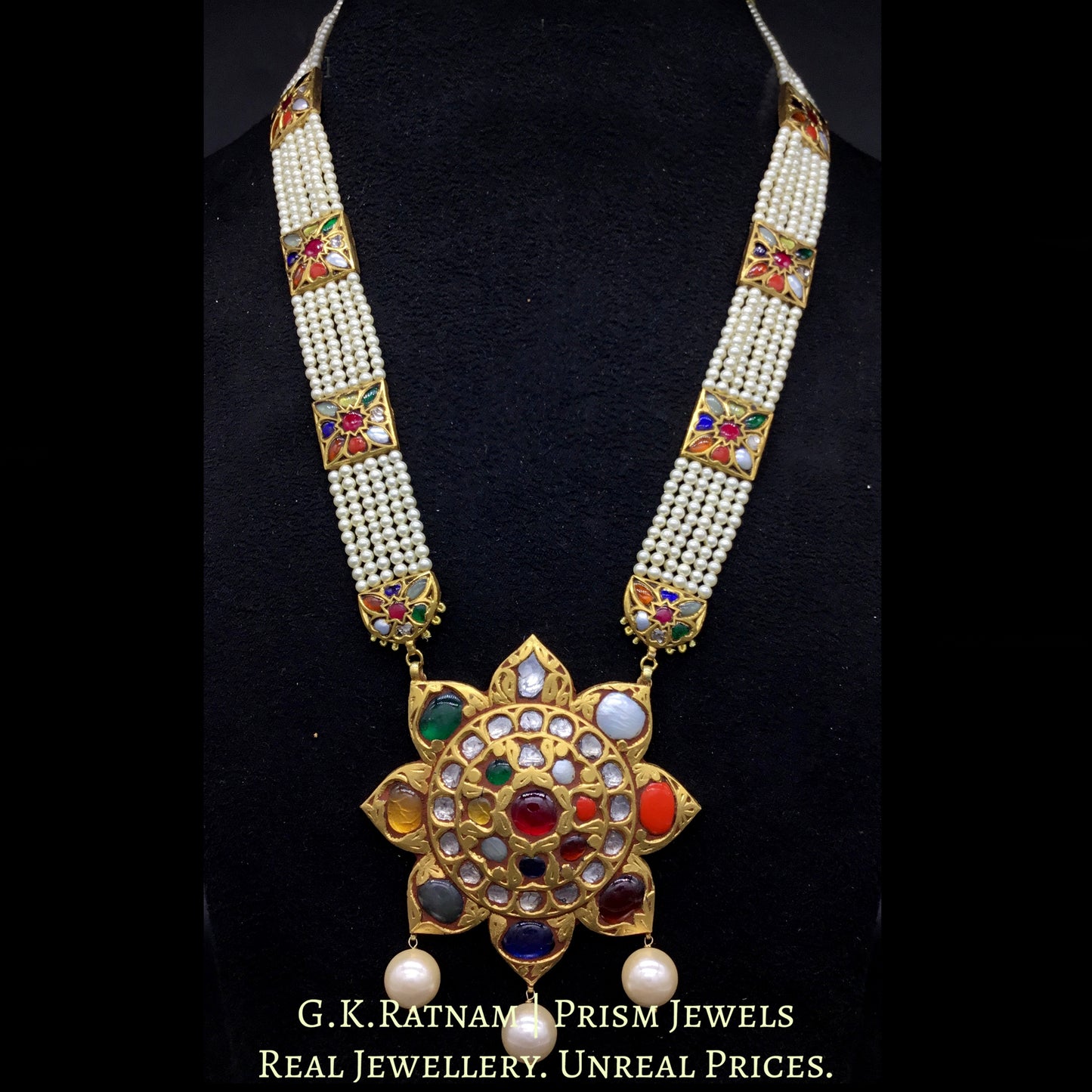 18k Gold and Diamond Polki star-shaped Navratana Pendant with Thappa Patrihaar / Ranihaar