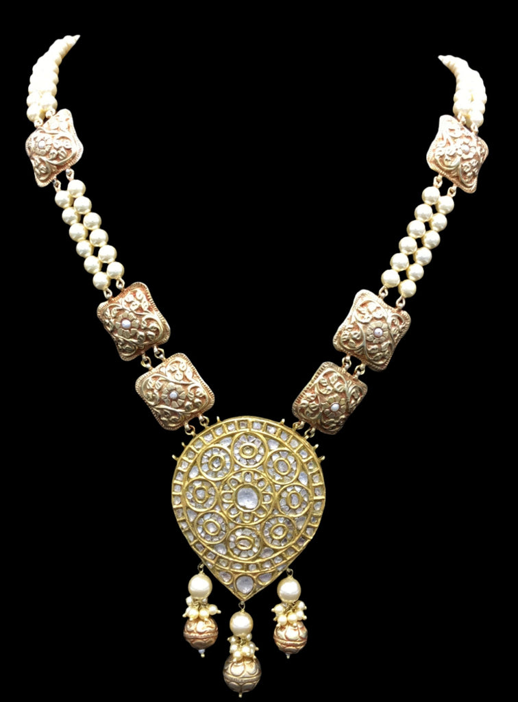 18k Gold and Diamond Polki pear-shaped Pendant strung with pearls and ...